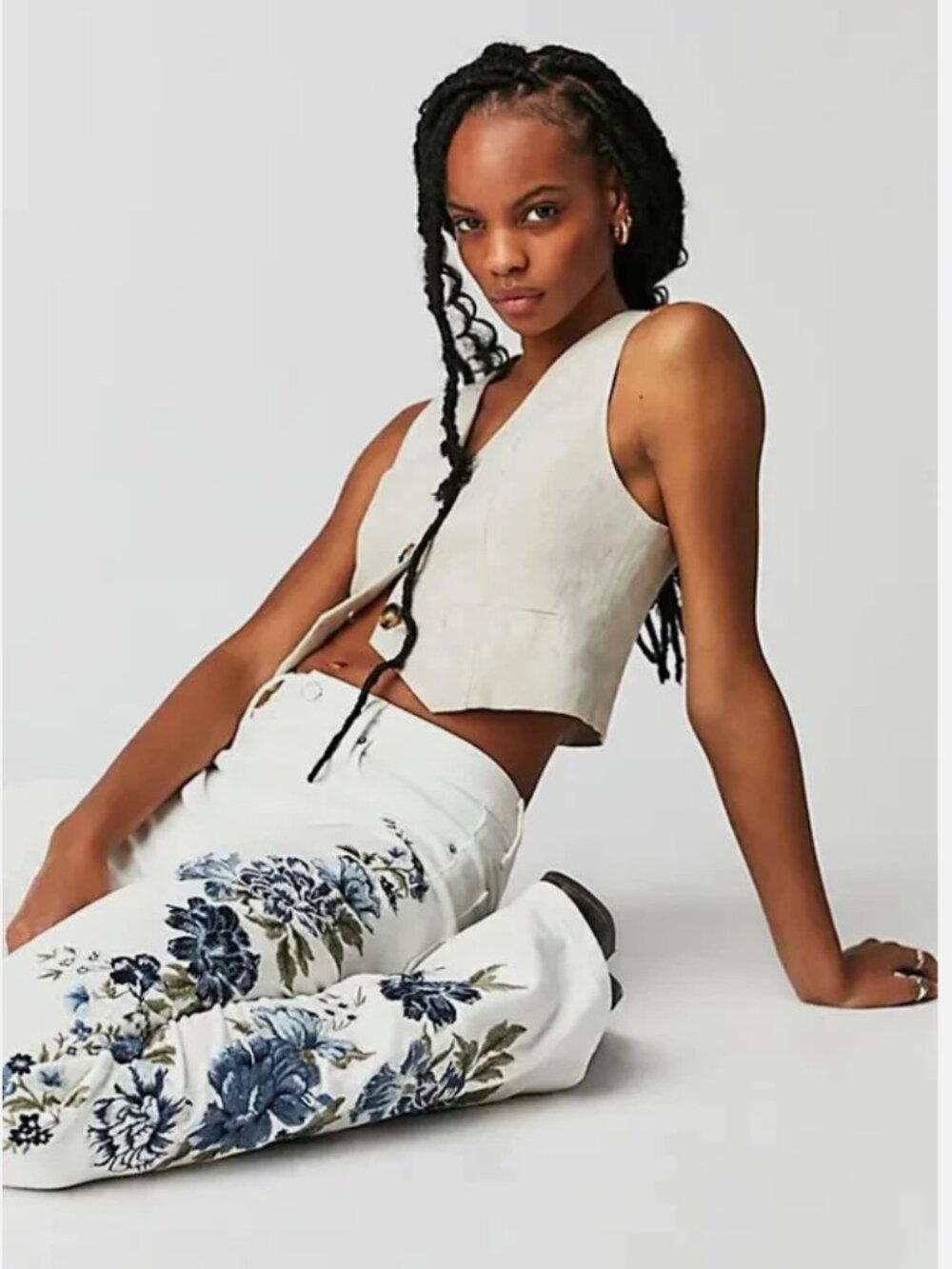 Driftwood Farrah Floral Embroidered Flare Jeans White Blue Size 28 NWT $188